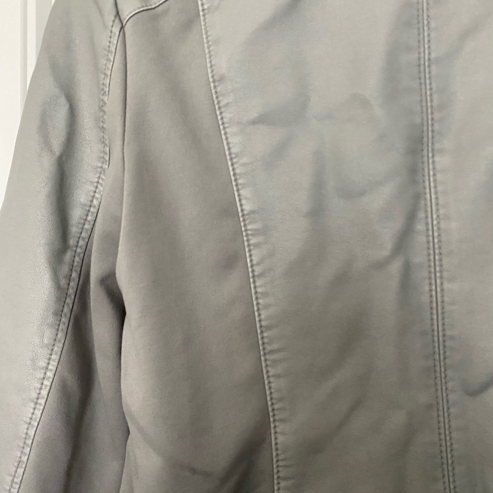 Black Rivet jacket - Picture 4 of 8